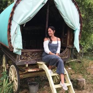 Meet your Posher, Ana